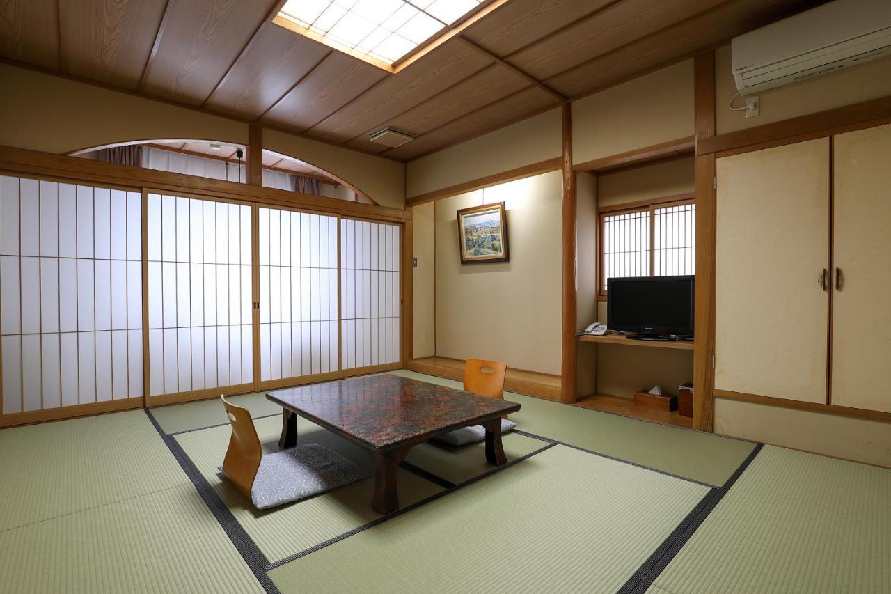 Tsukasaya Ryokan Tsuruoka Exterior photo